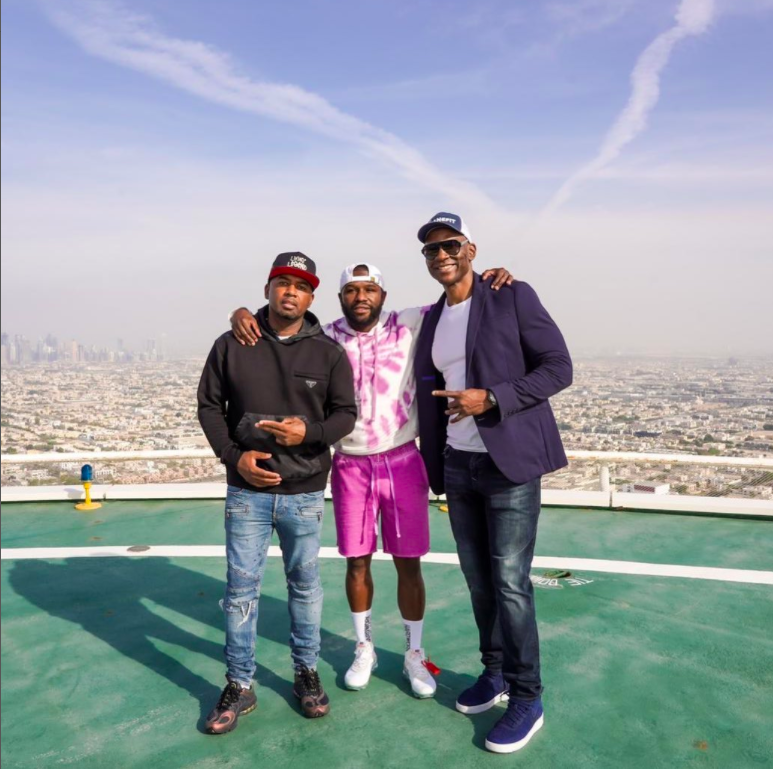 Floyd Mayweather vs Money Kicks: Size, record and net worth compared to fight news imminent