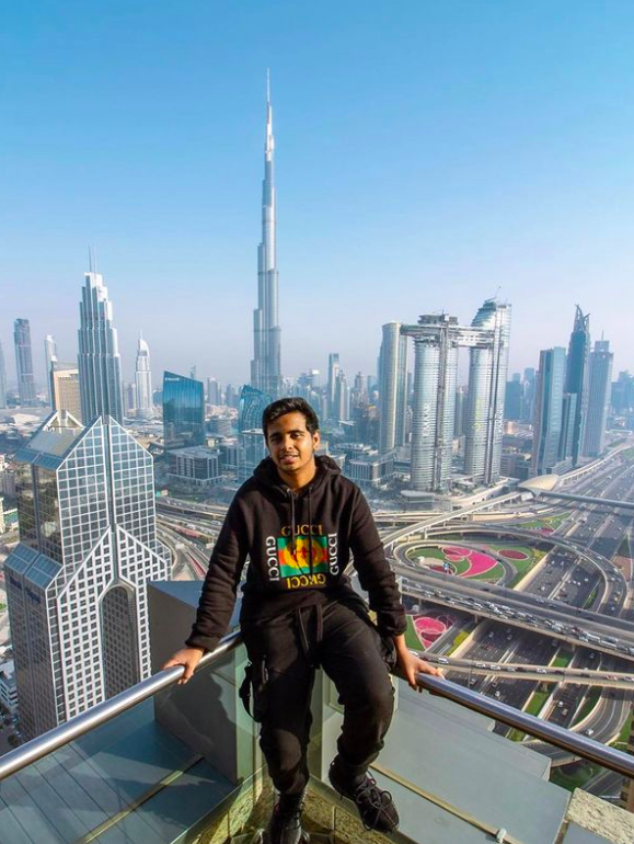 Floyd Mayweather's next opponent Money Kicks is not afraid of fighting in the 700-foot hotel HELIPAD because of skydiving