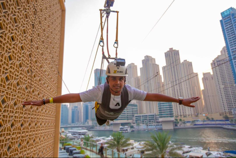 Floyd Mayweather's next opponent Money Kicks is not afraid of fighting in the 700-foot hotel HELIPAD because of skydiving