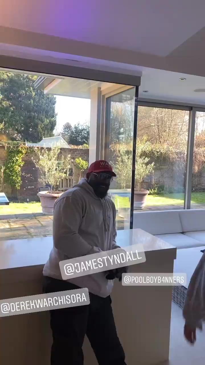 Derek Chisora, a millionaire boxer, spends his day working as a pool boy in an effort to solve the sewage problem.
