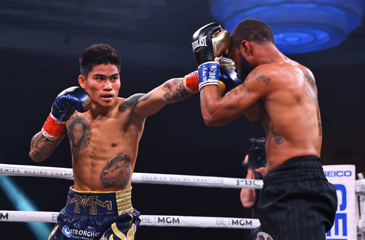 Gary Russell loses to Mark Magsayo on points, ending boxing's longest reign of champions and claiming the WBC featherweight title
