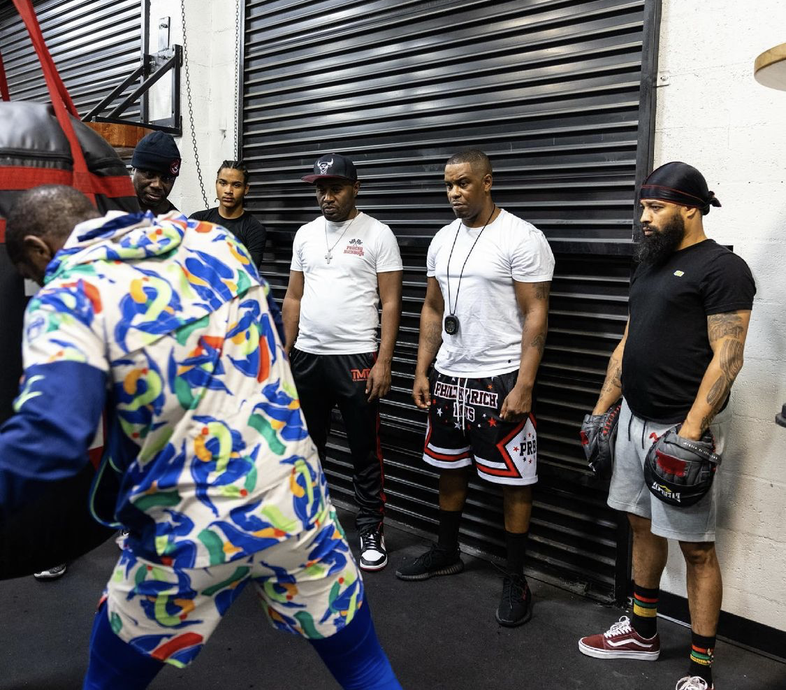Floyd Mayweather's coach said sparring partners can't lay any glove on an icon who can STILL beat everybody out there.
