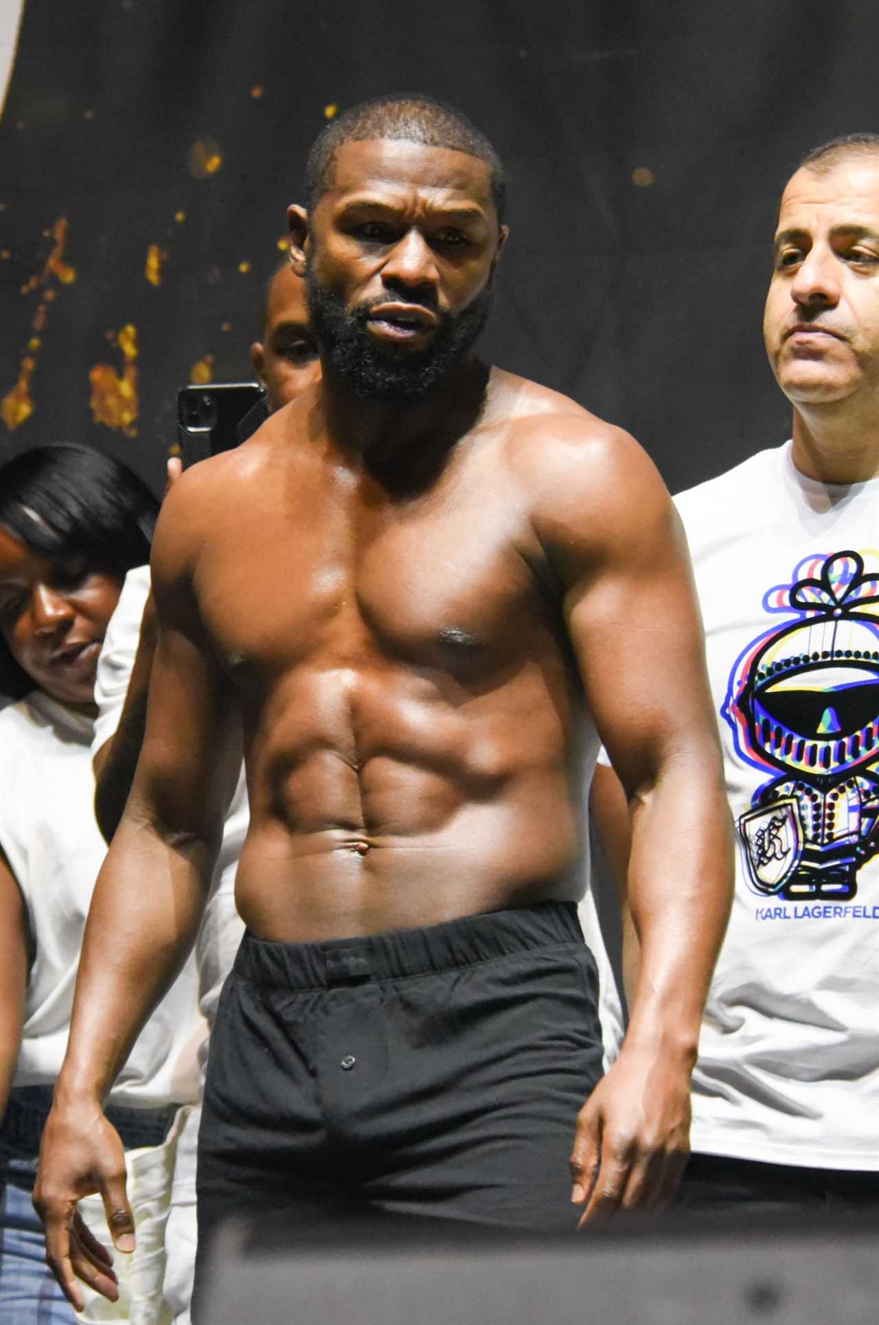 Floyd Mayweather could avoid Jake Paul fight, as YouTuber looks really good and weighs THREE STONE MORE, Money Kicks reports