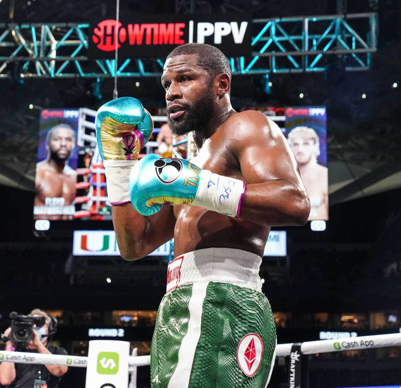 Oscar De La Hoya (48) says Floyd Mayweather rematch is the 'biggest fight out there. It sells a record-breaking 5MILLION in PPVs