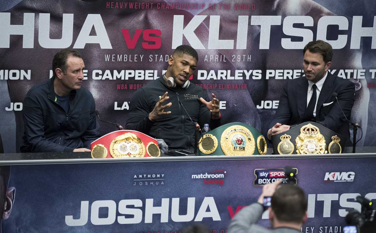 Anthony Joshua talks to Canelo Alvarez’s coach Eddy Reynoso about becoming his trainer for Oleksanrdr Usyk Rematch