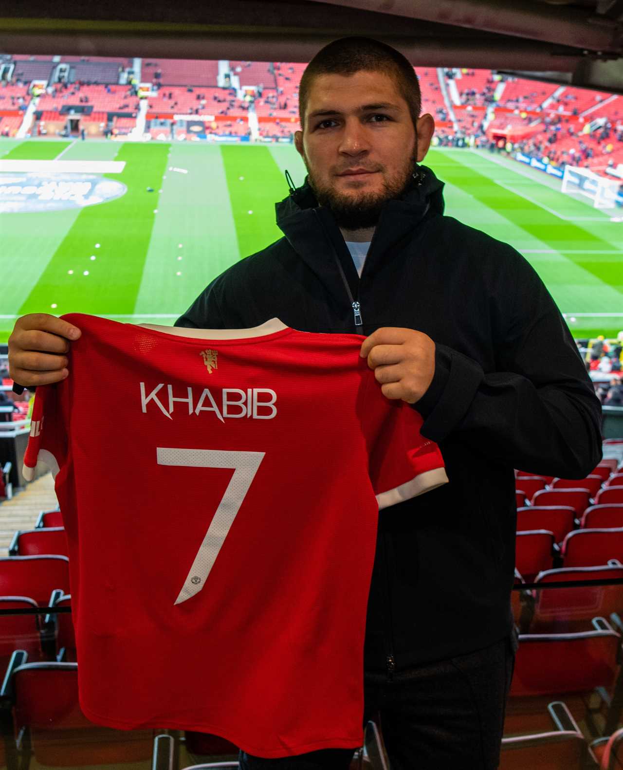 Khabib, UFC legend, names his five favorite fighters to win Champions League. However, he snubs Chelsea holders