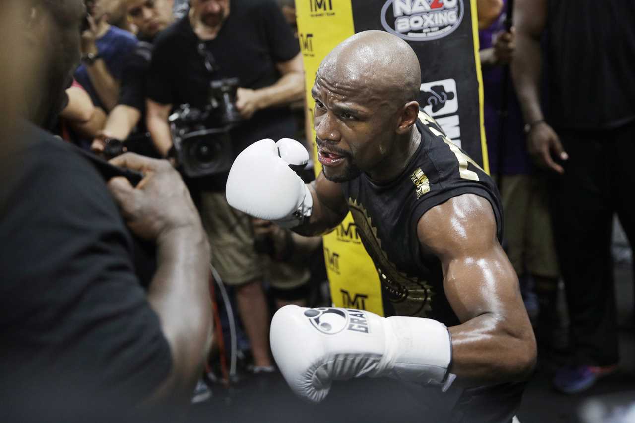 Floyd Mayweather (44), is faster than his protege Gervonta, and still lives up to its name, his sparring partner said.
