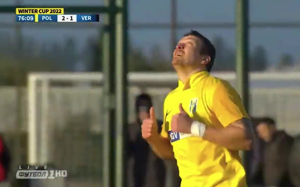Just moments after being sub for FC Polissya, Usyk gets a golden opportunity to score on his pro football debut