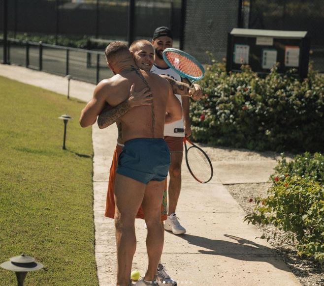 ‘Two goats chopping it up’ – UFC star Conor McGregor bumps into Justin Bieber in the Bahamas at tennis court