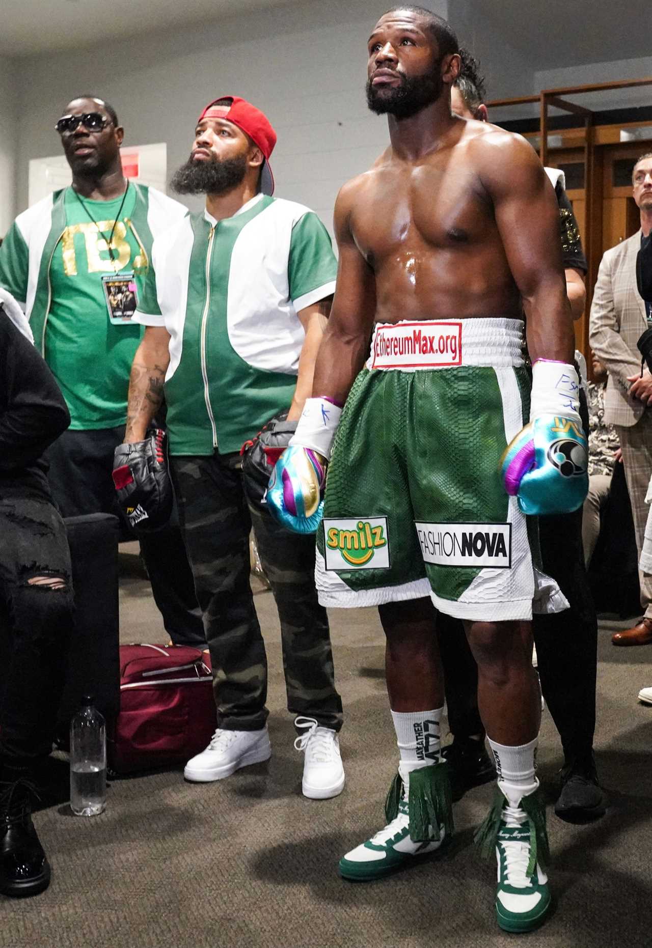 Floyd Mayweather's Dubai exhibition against Money Kicks is 'OFF'. YouTubers are in talks to face an online opponent instead