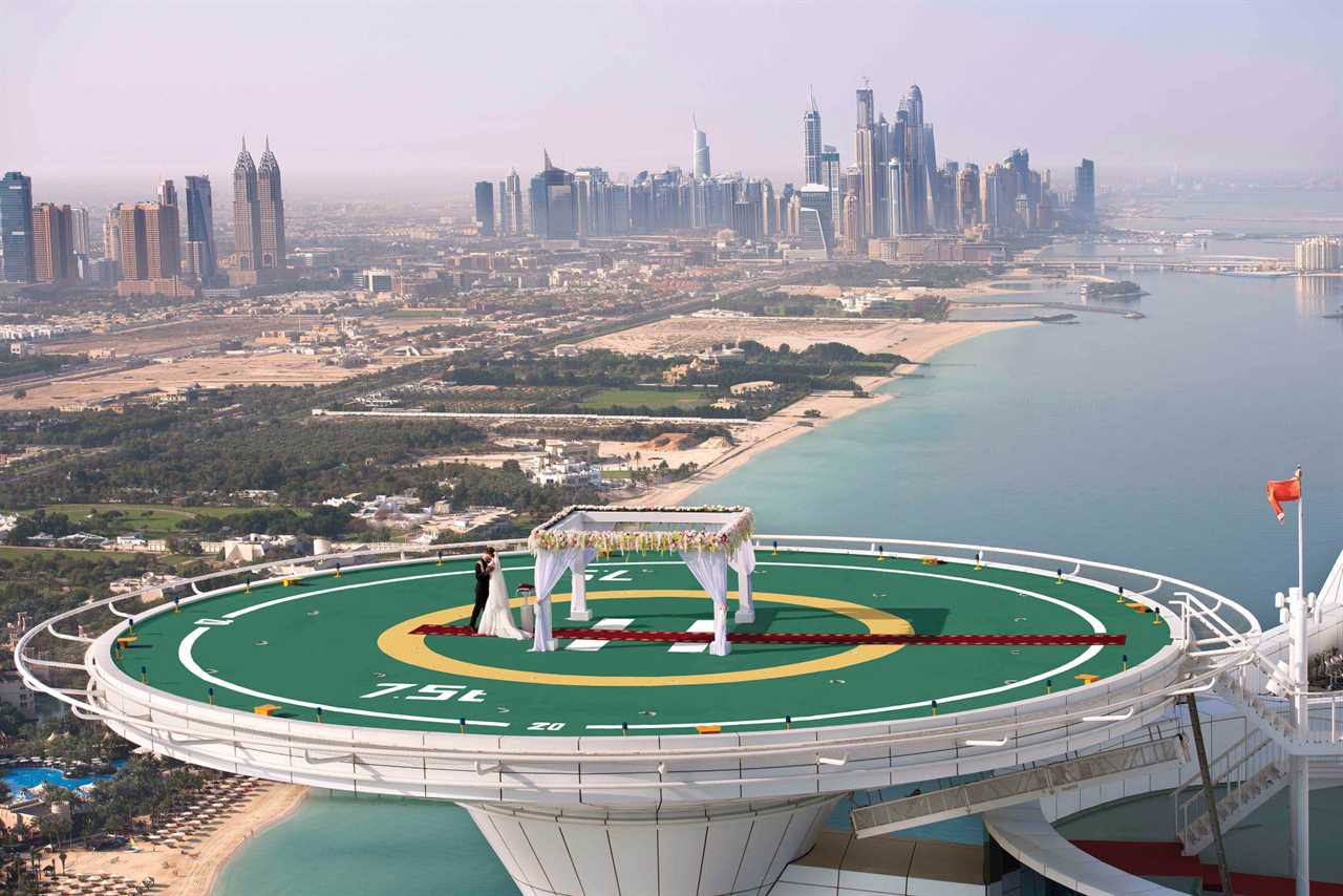 Rematch between Anthony Joshua and Oleksandr Usyk could be held at 321m above ground on Burj Al Arab in Dubai.