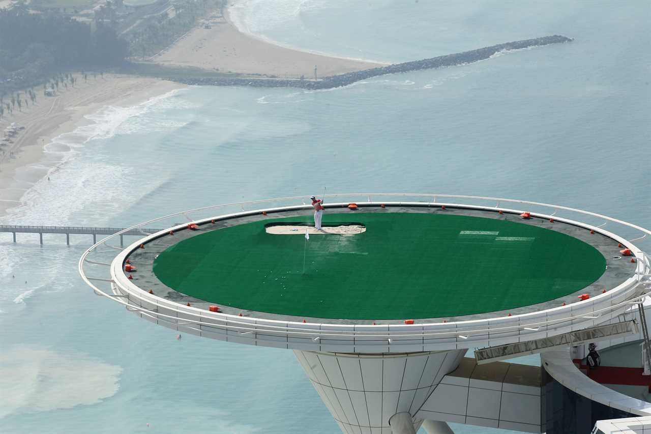 Rematch between Anthony Joshua and Oleksandr Usyk could be held at 321m above ground on Burj Al Arab in Dubai.