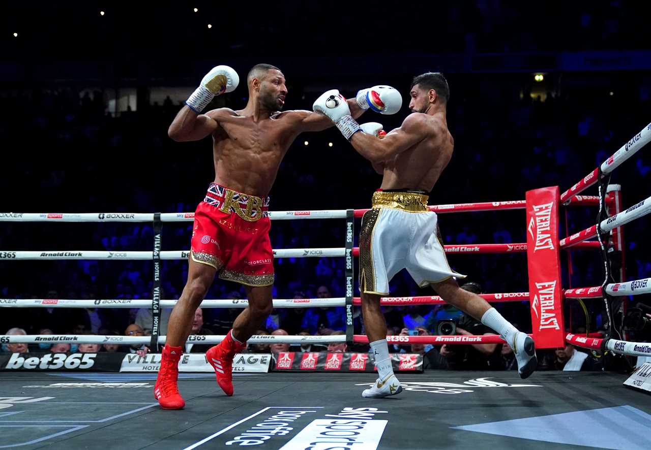 After a dispute, Kell Brook was forced to change his gloves in the ring minutes before Amir Khan's bout.
