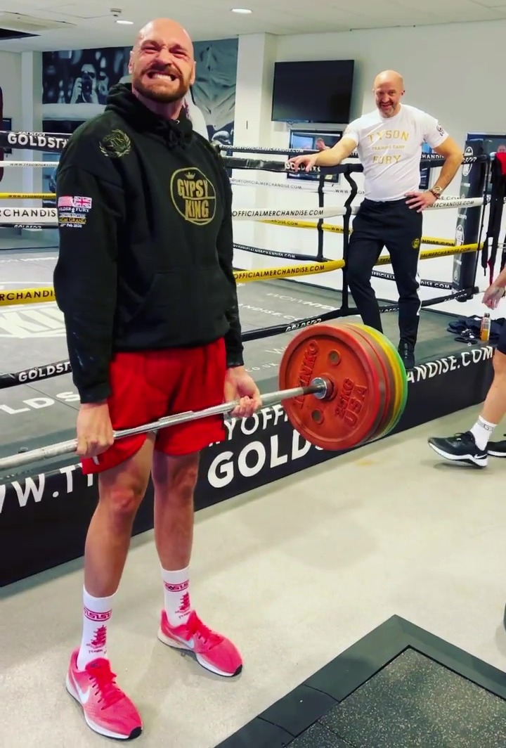 For all the fat peeps - Tyson Fury deadlifts after eating a handful of chocolate bars and FOUR Mars bars.