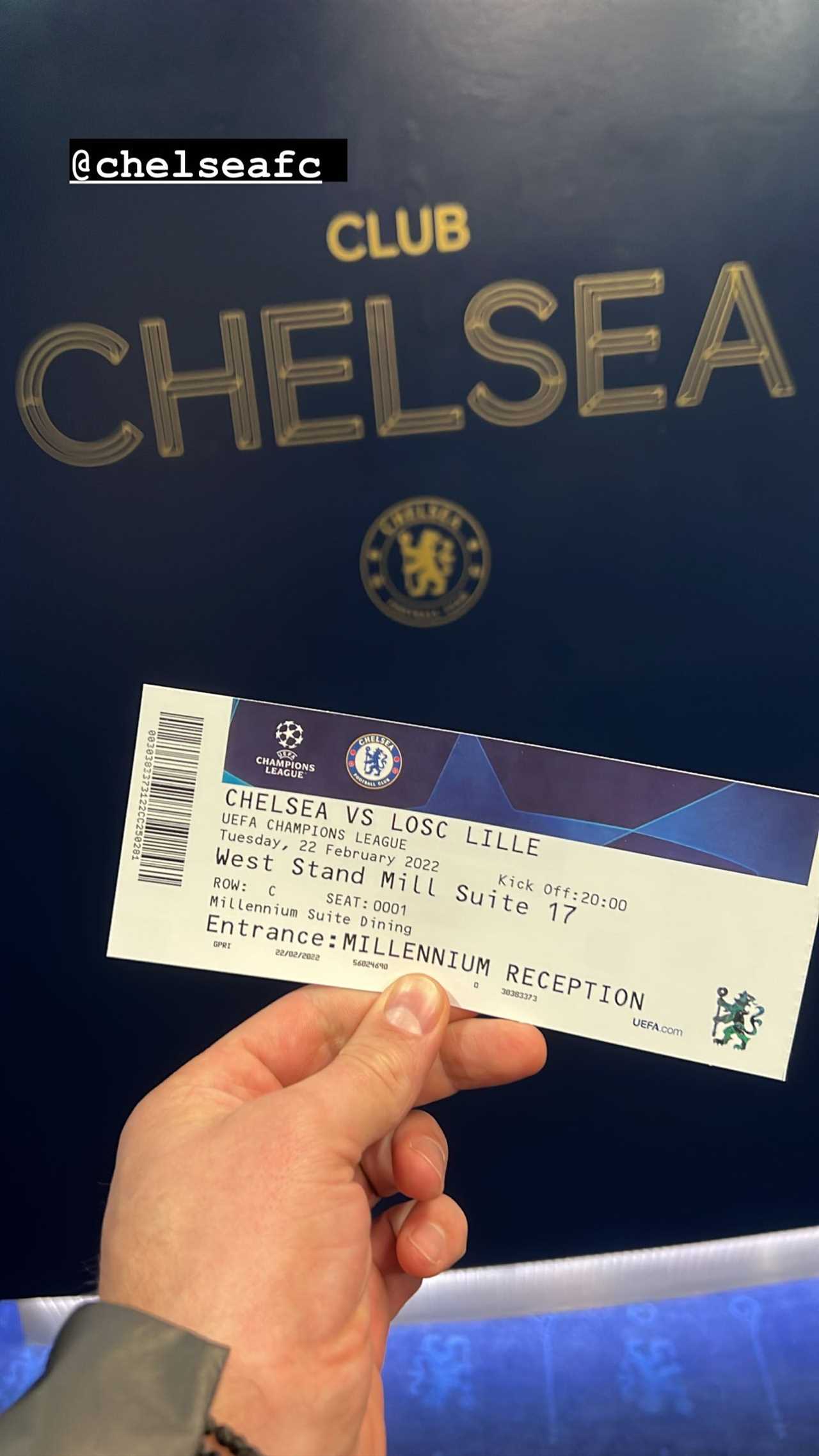 Oleksandr Usyk is back in London, ahead of Anthony Joshua. To watch Chelsea in Champions League against Lille, Oleksandr Usyk will be rematch.