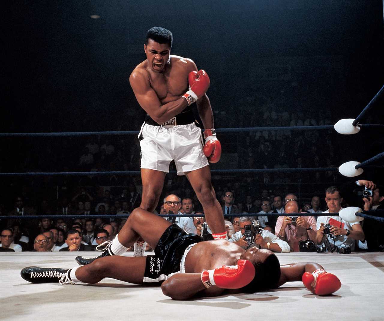Michel Rivera, unbeaten boxer, dressed as Muhammad Ali and delivered amazing ONE-PUNCH KOOKS