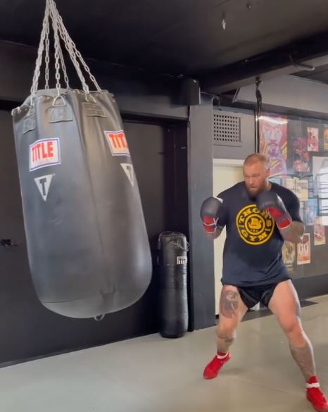 Thor is afraid - Eddie Hall was backed by the Strongmen to support Hafthor Bjornsson, KO Game of Thrones star, next month by their Strongmen friends
