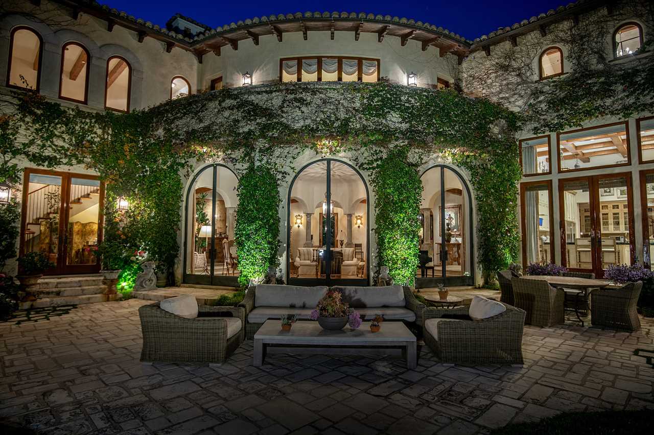 The ivy-draped mansion was on the market for £43m