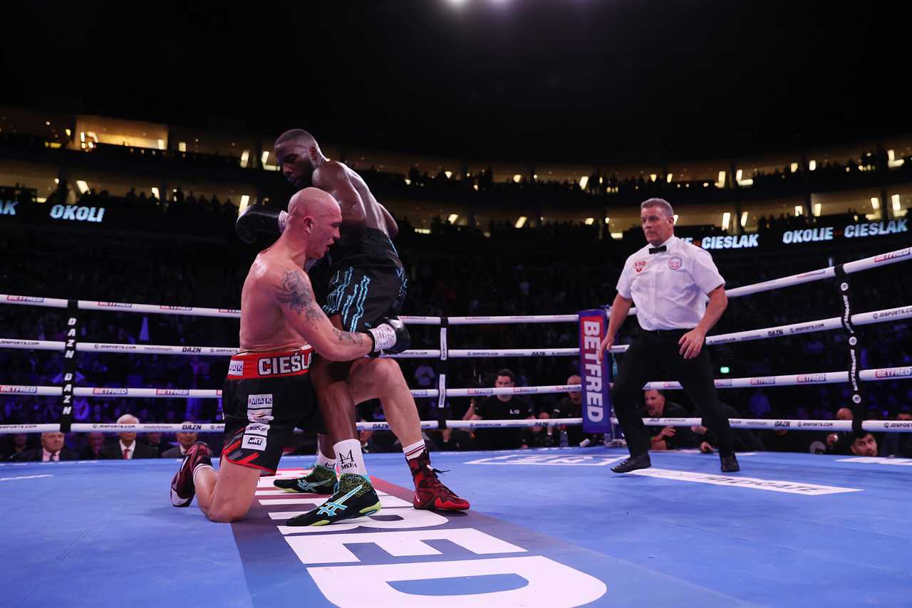 Anthony Joshua and UFC champ Israel Adesanya leave Lawrence Okolie to watch Brit win the hug-heavy Michal Chileslak fight
