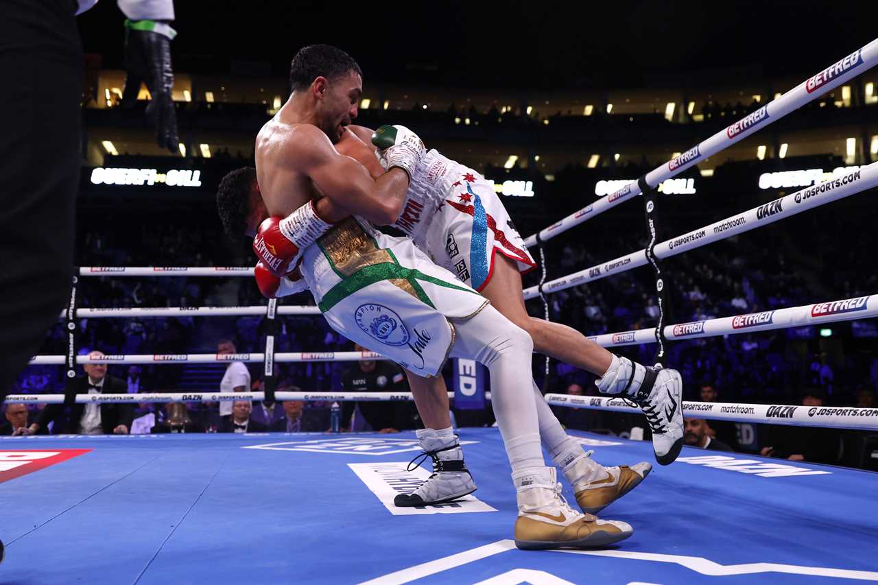 Before Jordan Gill's shocking one-punchKO, watch Karim Guerfi, boxer, perform bizarre WWE-style DDT against Jordan Gill.