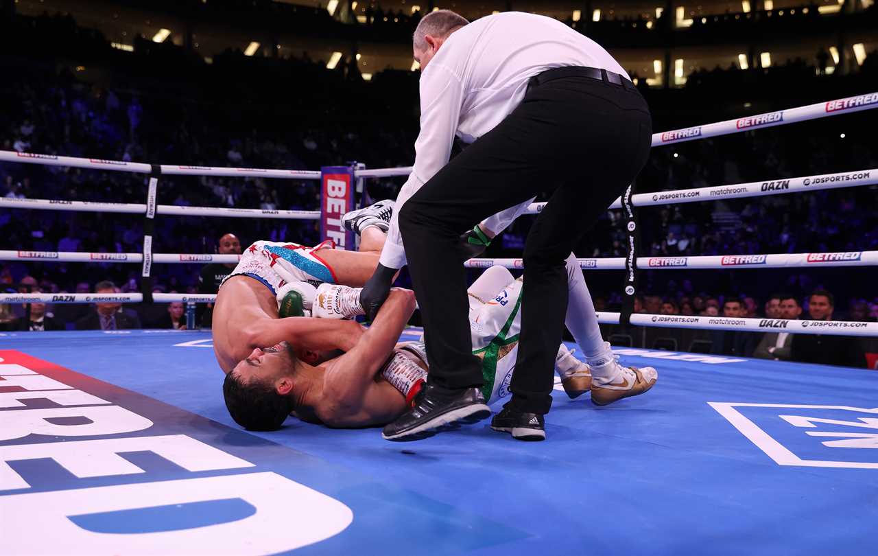 Before Jordan Gill's shocking one-punchKO, watch Karim Guerfi, boxer, perform bizarre WWE-style DDT against Jordan Gill.