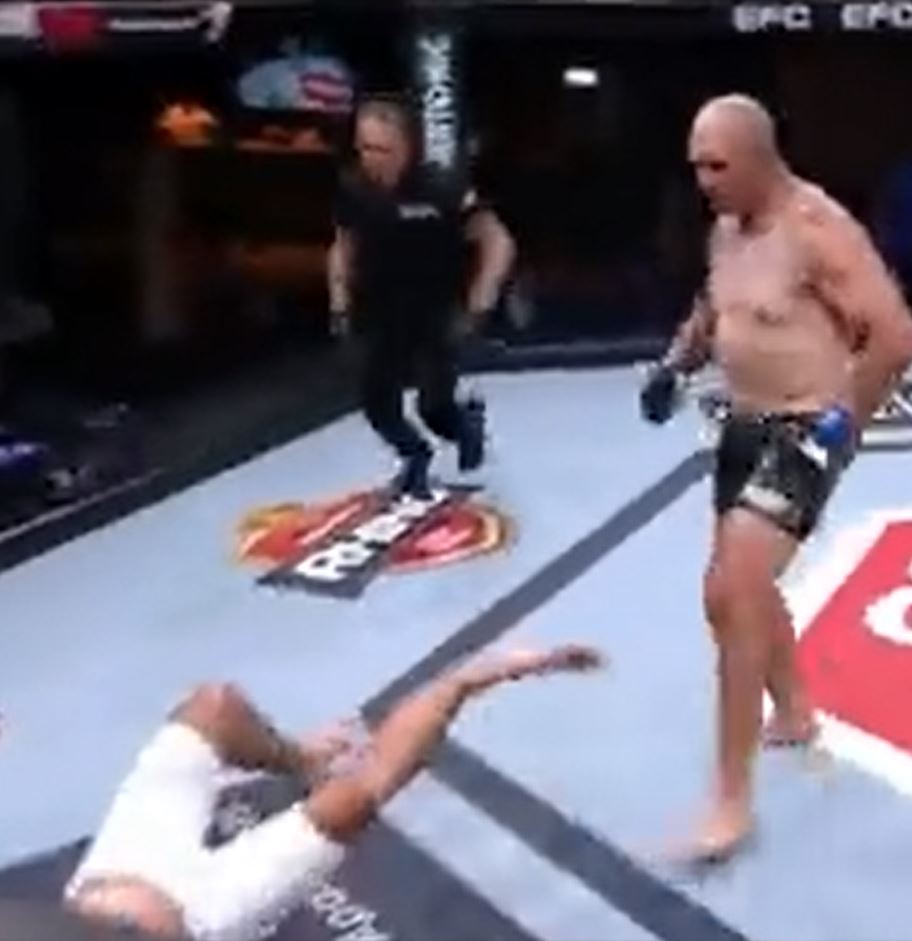 Incredible moment: Willem Smith's leg snapped during Extreme Fighting Championship fight in South Africa