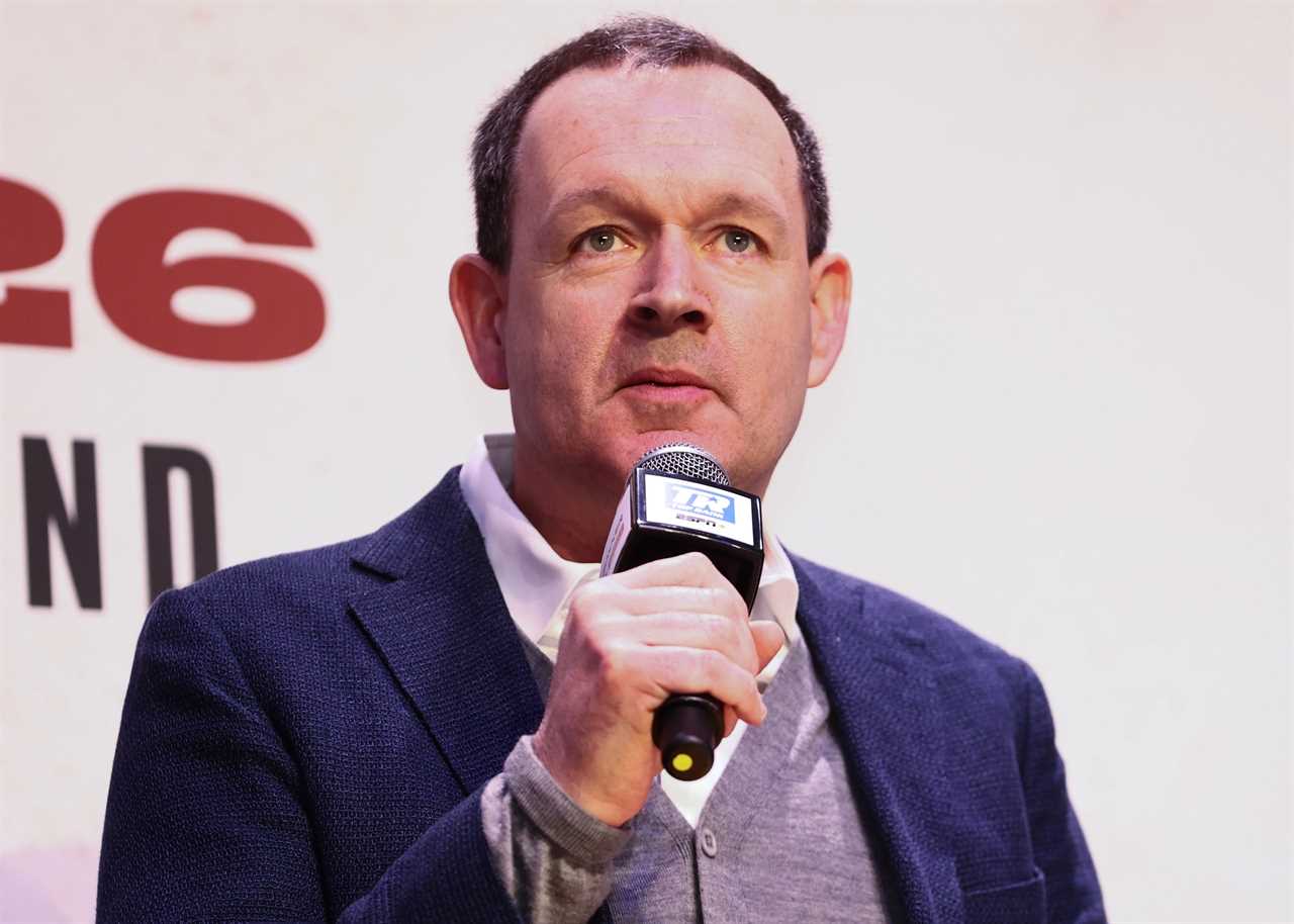 Tyson Fury says he applauded Sky Sports presenter Adam Smith, when he took offence at Johnny Nelson's verdict about Usyk