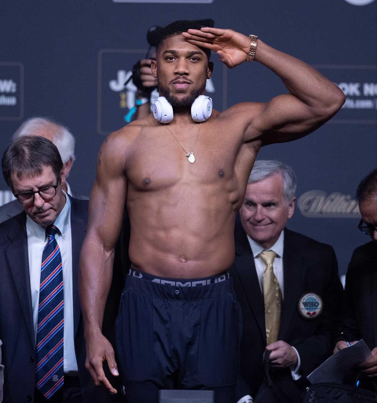 Anthony Joshua claims that he stopped Joe Joyce in one round and warns that he will do it again today