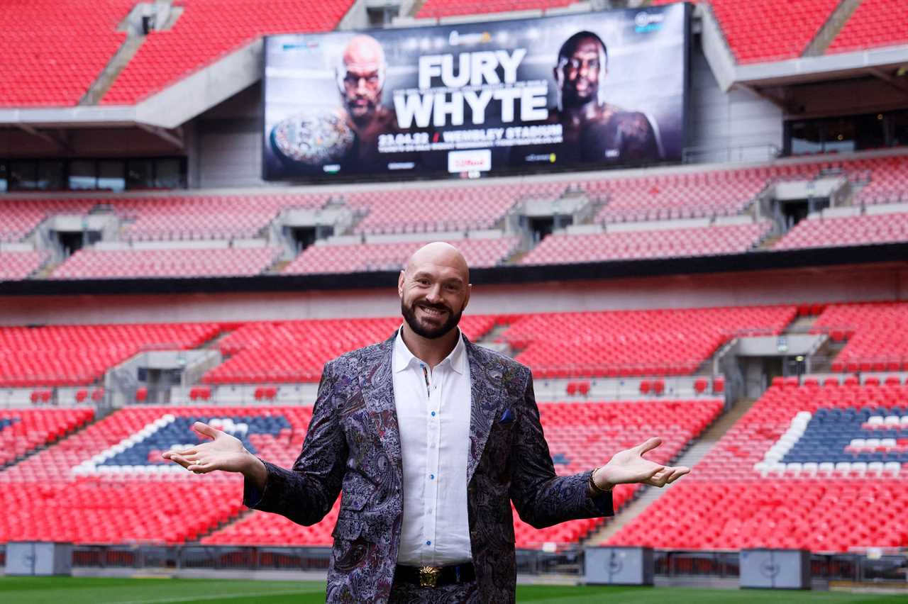 Dillian Whyte's coach said that boxing legends Evander Hollyfield and Riddick bowe are on a different plane to Tyson Fury