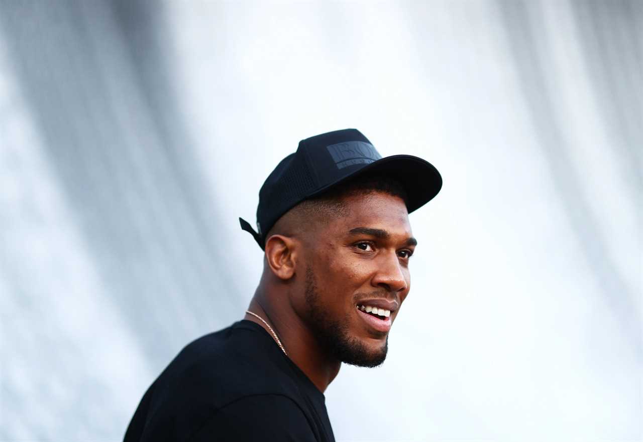 Anthony Joshua shared proof Deontay wilder dumped him, but insists that he respects the Bronze Bomber