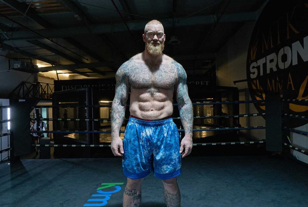 He's a ***' - Eddie Hall attacks Thor Bjornsson in a heated grudge match. He predicts that his 'ill' opponent will die.