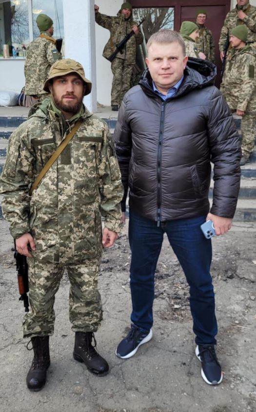 Vasyl Lomachenko renounced the chance to win world titles against George Kambosos Jr. to fight for Ukraine's front line