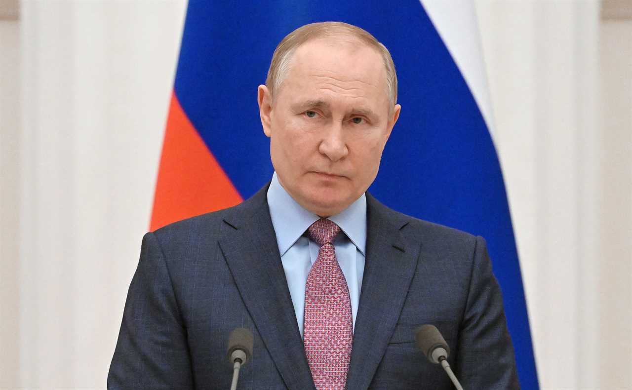 UFC star Paulo Costa incites anger by hailing Vladimir Putin, a'stronger leader' than Biden or Macron