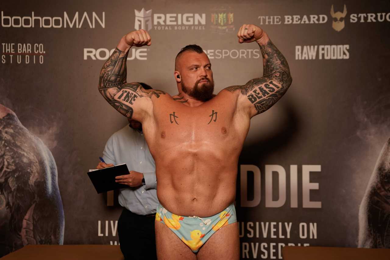 Eddie Hall weighing in to fight Hafthor Bjornsson