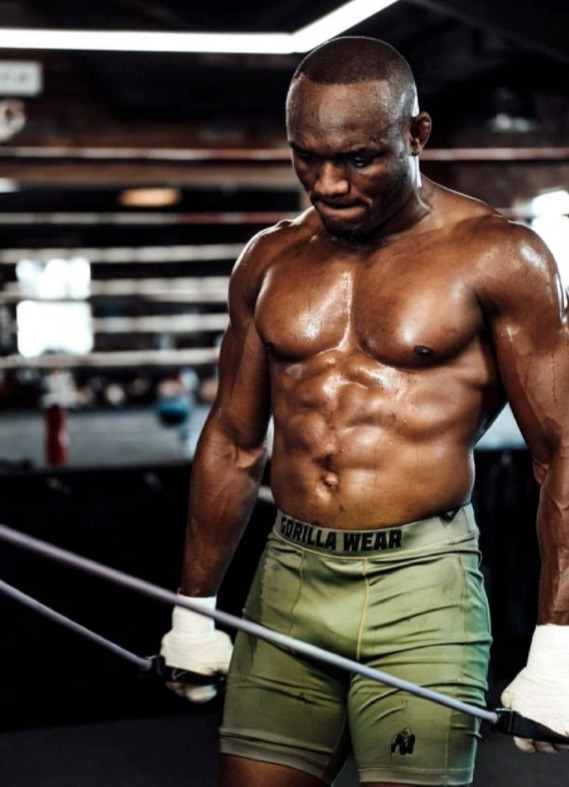 After calling out Kamaru Uman, Conor McGregor displays stunning body transformation after he calls out Kamaru.