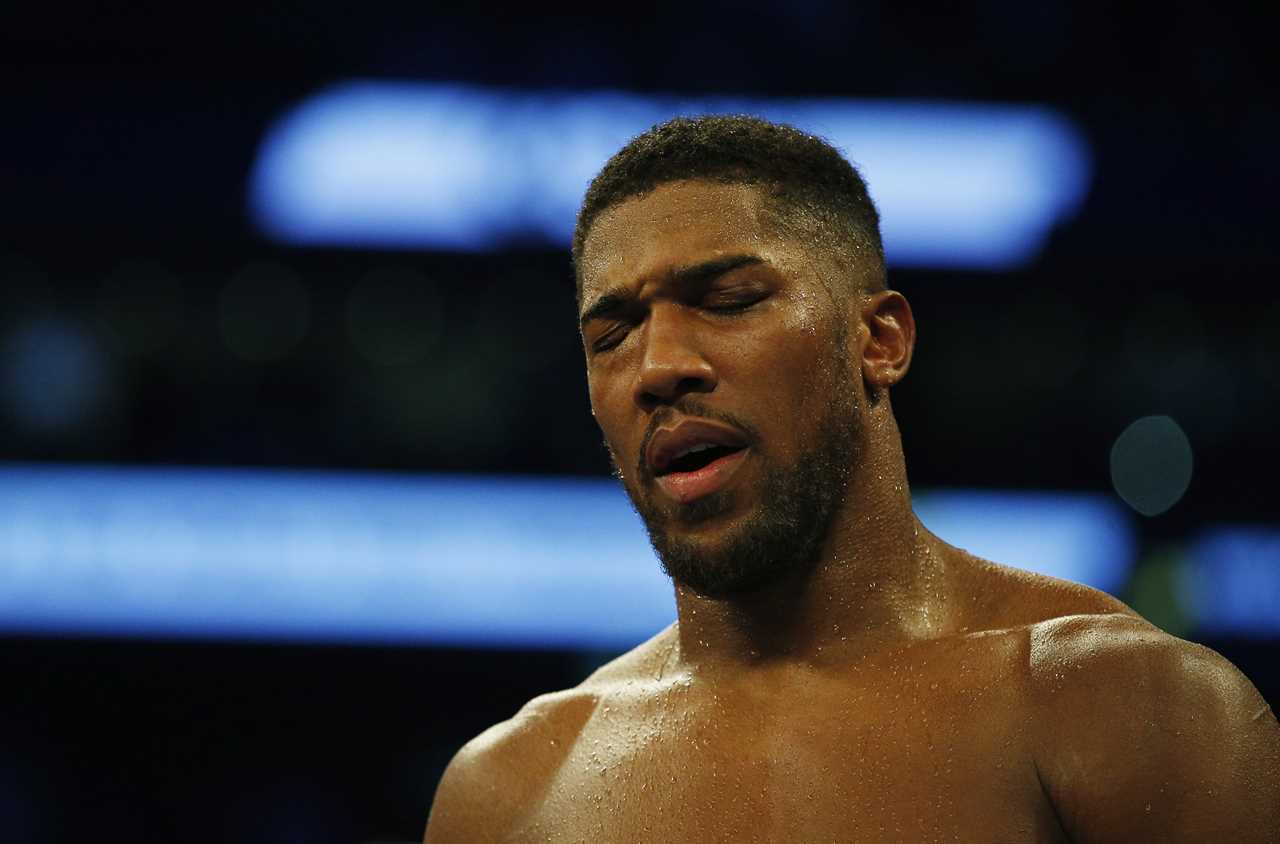 Ring Magazine's Top Ten Heavyweight Rankings with Usyk ahead of Anthony Joshua to second and Tyson Fury to top