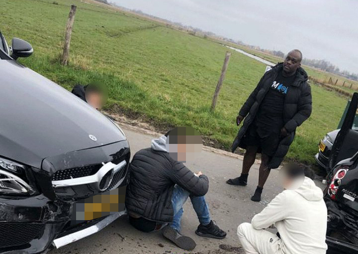 Bellator star Melvin Manhoef pursues THREE burglars and punches through a car window. He then performs citizen's arrest