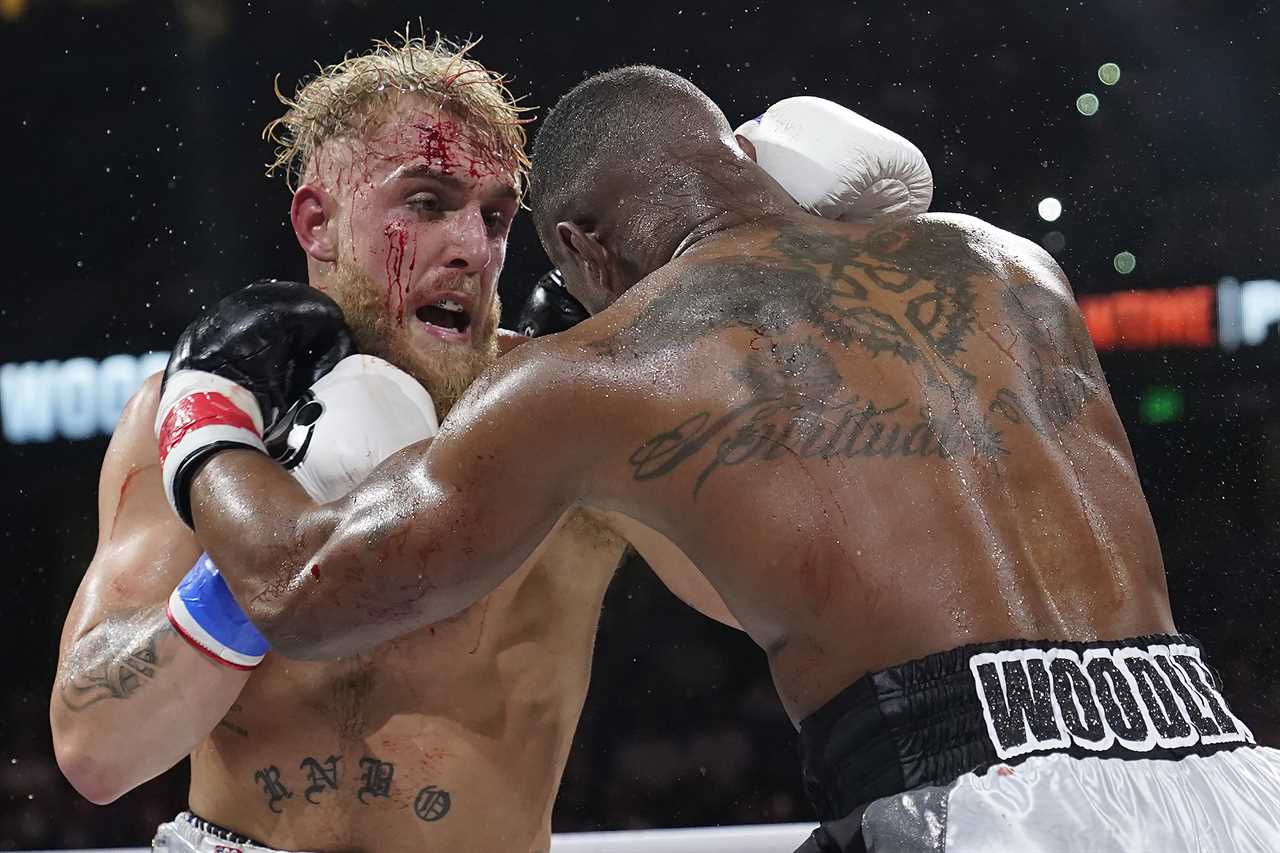 Lopez says that Conor McGregor would beat Jake Paul in the boxing ring, but Notorious should target Charles Oliveira UFC fight.