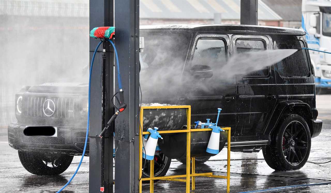 Tyson Fury, Tommy Fury, and Tommy Fury take a PS100k Mercedes G-Wagon from Dillian Whyte training camp to wash their cars.