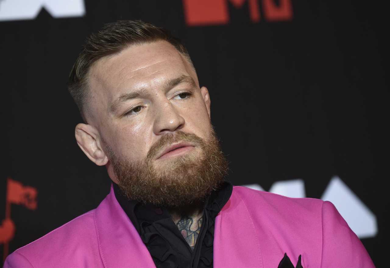 Conor McGregor ridicules WWE stars, as he reveals his reasons for not being at WrestleMania 38. This is to the annoyance and delight of wrestlers