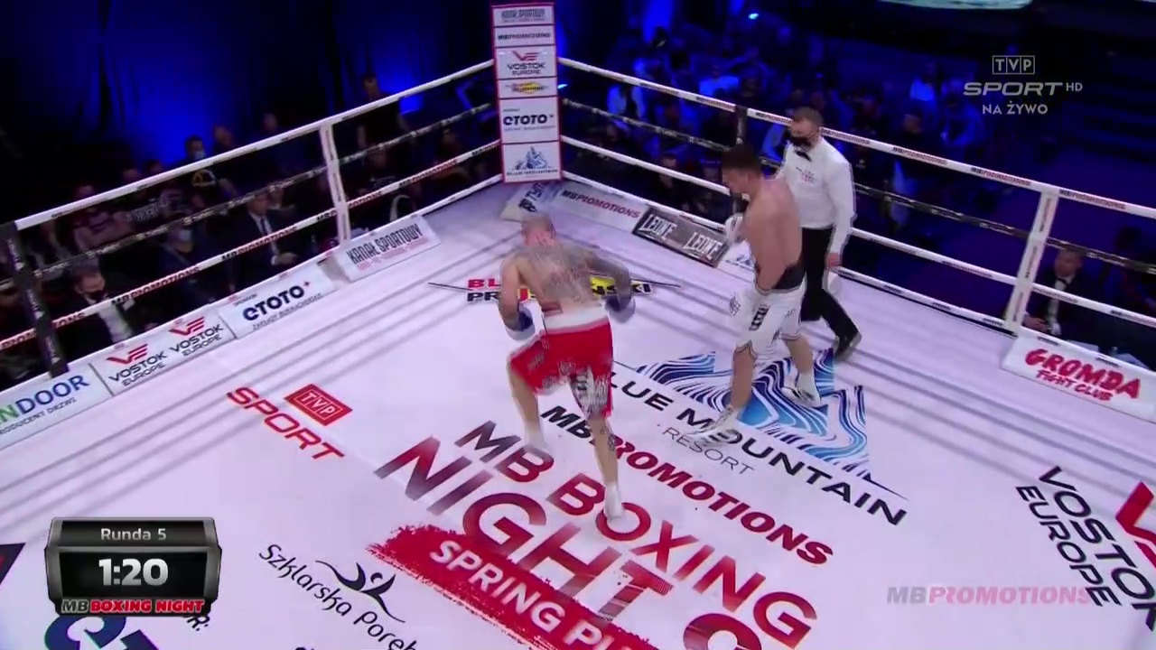 After the devastating uppercut knockout, Tommy Fury's next opponent Daniel Bocianski sees his legs turn to jelly.