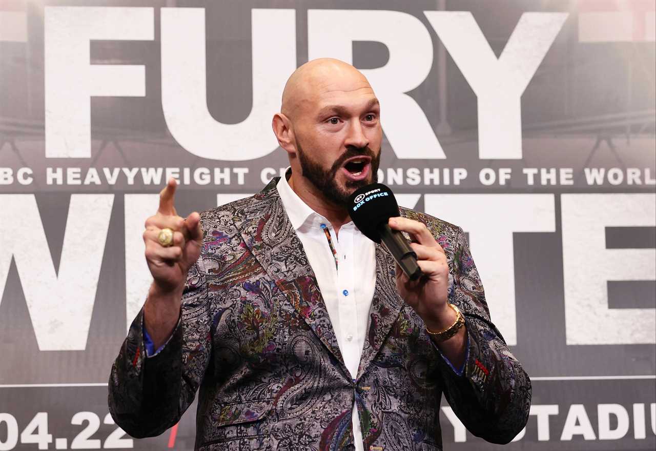 Tyson Fury warns that he won't be successful - Former UFC heavyweight champion Dos Santos warned him not to pursue his MMA dream