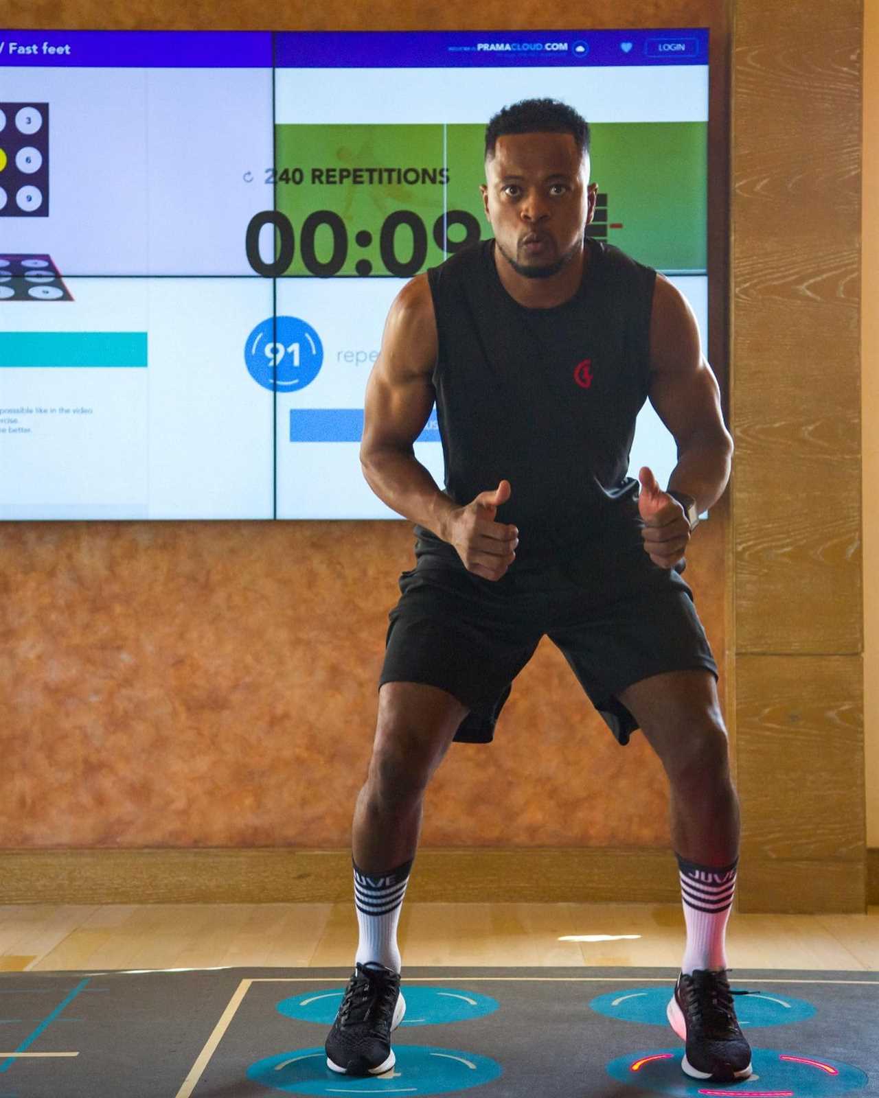 Adam Saleh, Patrice Evra's opponent in boxing, looks forward to Floyd Mayweather's fight in Dubai. He says that he could cause him problems.