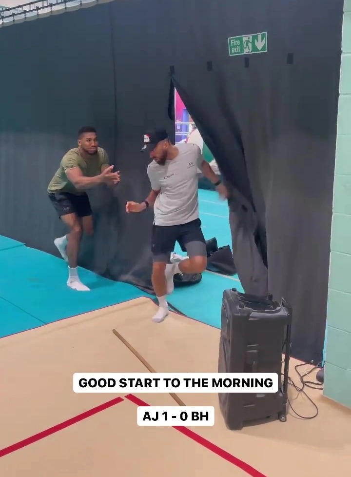 Anthony Joshua, a cheeky trainee, gives his friend a huge fright before Oleksandr Usyk's rematch.
