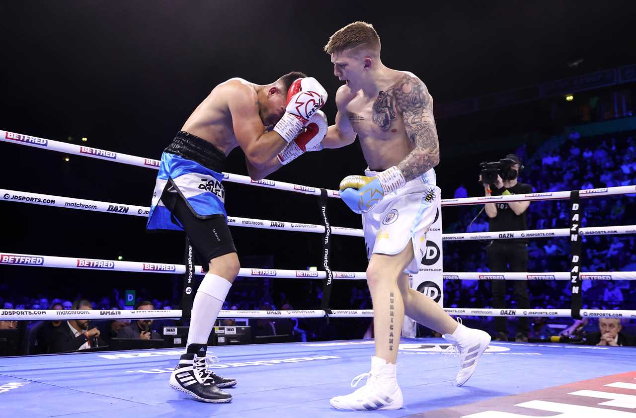 Campbell Hatton puts on an impressive show against Ezequiel. Gregores, and raises Ricky's spirits following Man City heartbreak.