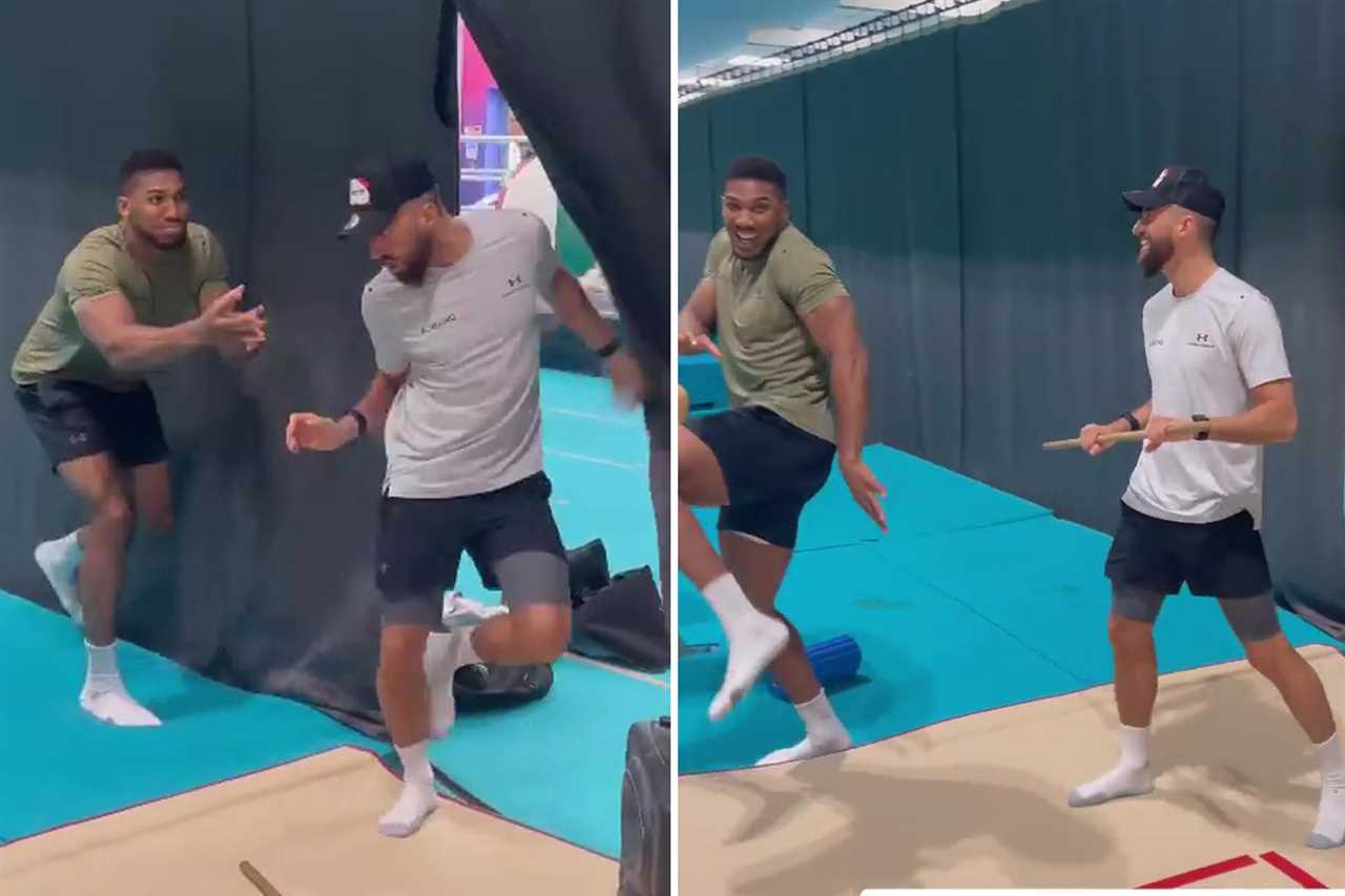 Watch Anthony Joshua's explosive punching power during an arcade boxing session at Easter Park Party in Watford