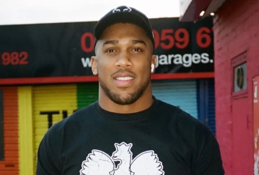 Tyson Fury believes Anthony Joshua's career is over after Oleksandr Uzyk rematch, but doubles down training offer
