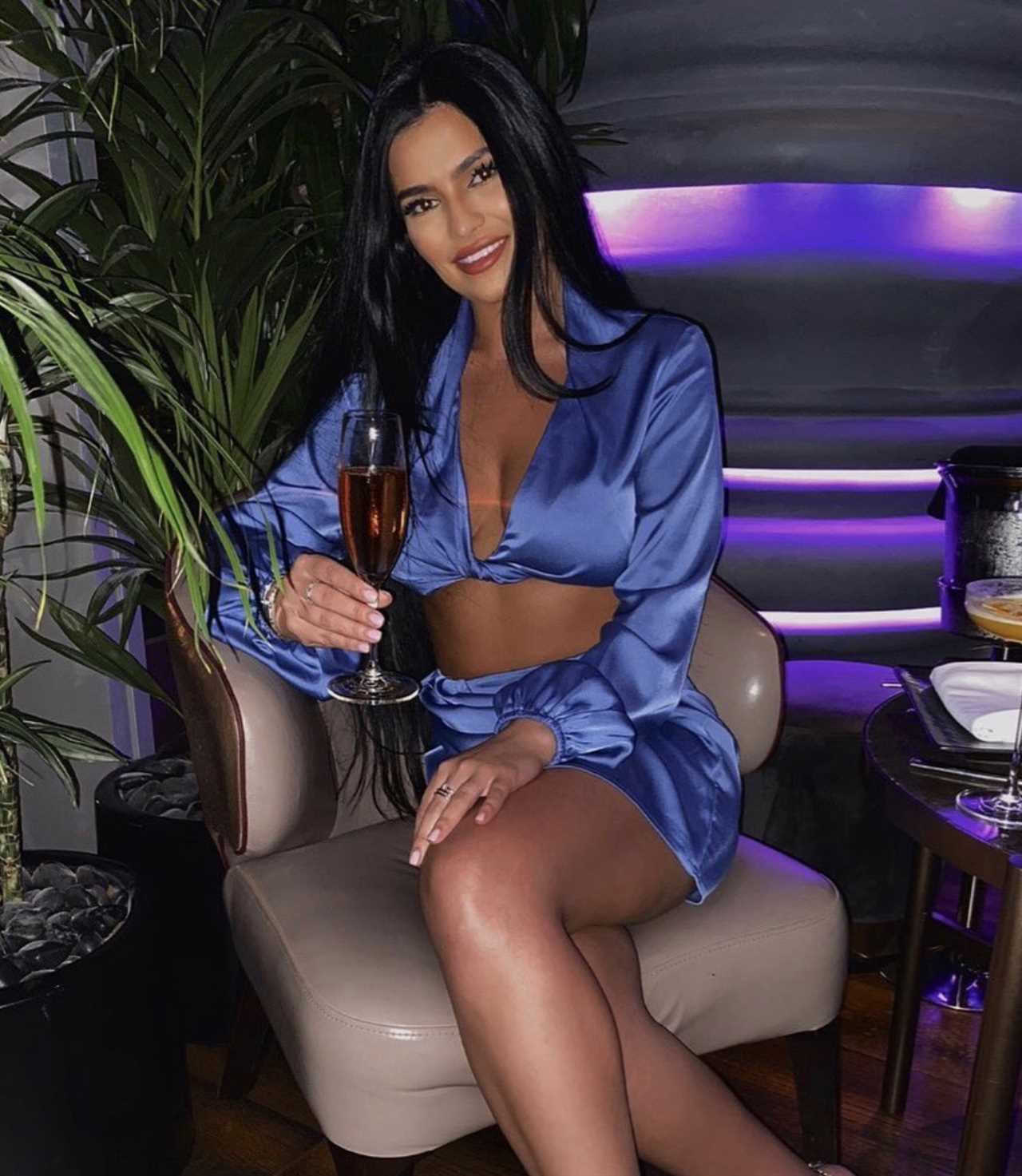 Meet Tyson Fury and Dillian Whyte, the model ring girls who were best friends and shared a bed before fighting