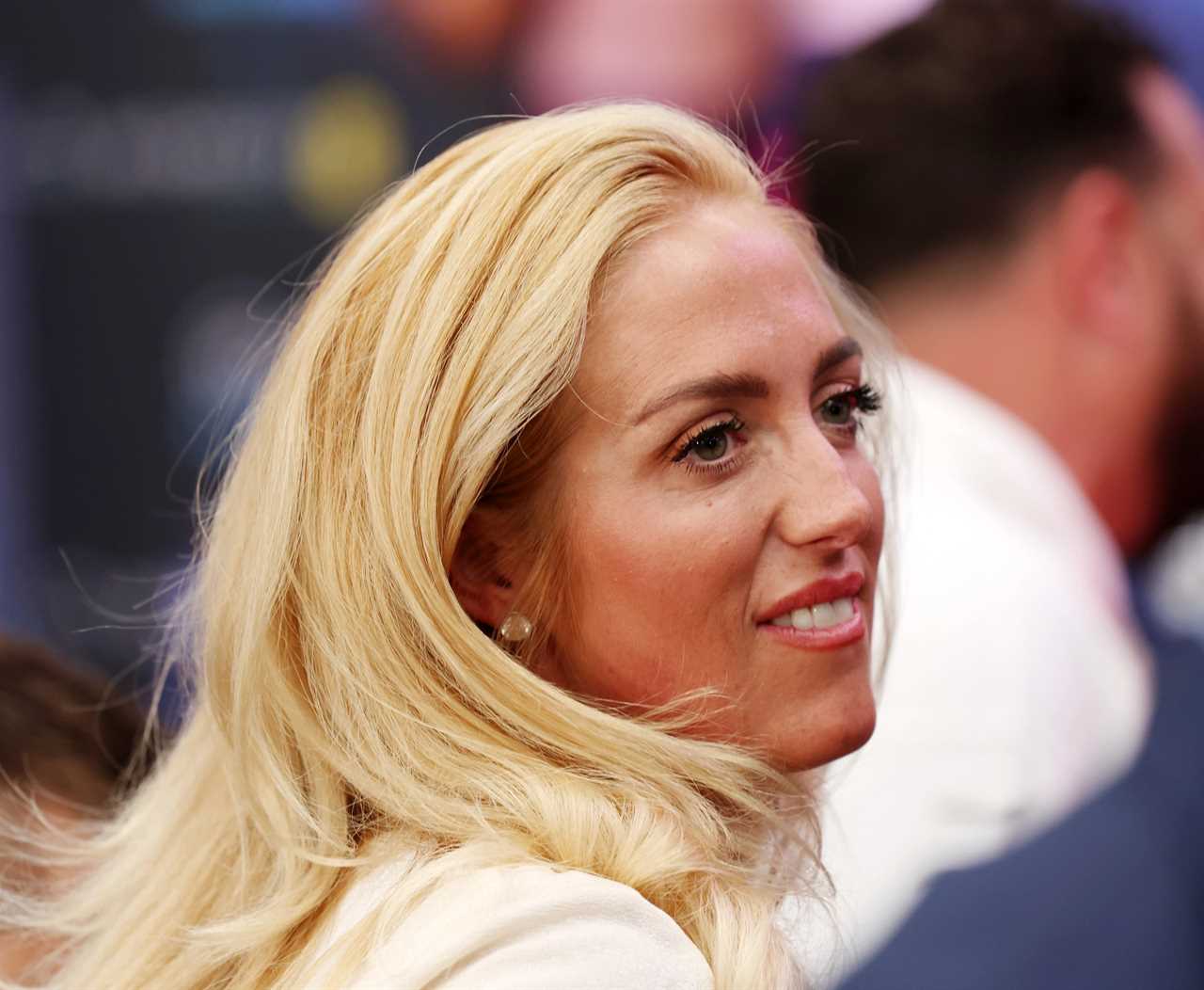 Tyson Fury's Wife Paris PREGNANT with 7th Child, Carl Froch, heavyweight champion claims just hours before Whyte fight