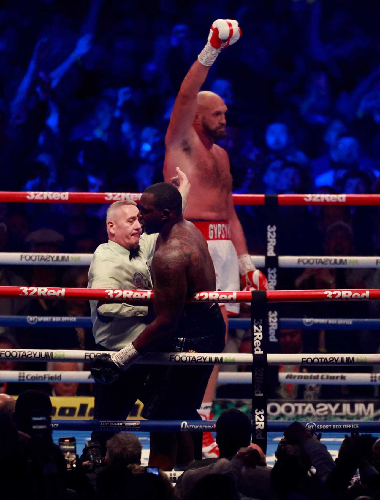 Amazing photo of Tyson Fury's knockout upper-cut. Dillian Whyte's TOOTH is seen flying through the air as Dillian Whyte takes the incredible photo